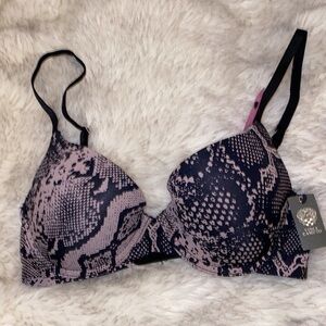 Vince Camuto Smooth Gently Lift size 34B NEW